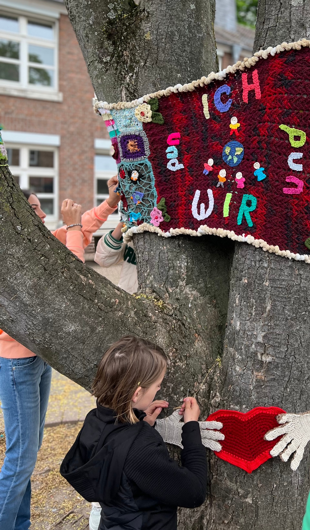 Abschluss Baum einhäkeln 1 (c) Dr. Claudia van Laak