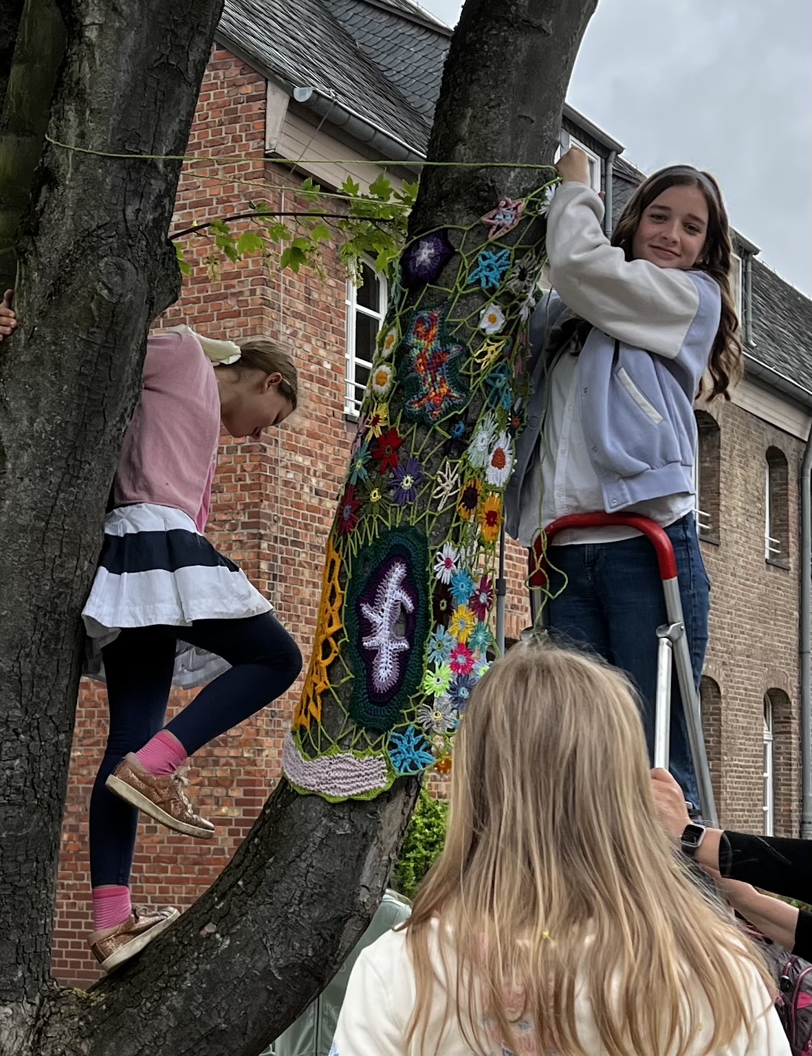 Abschluss Baum einhäkeln 2 (c) Dr. Claudia van Laak