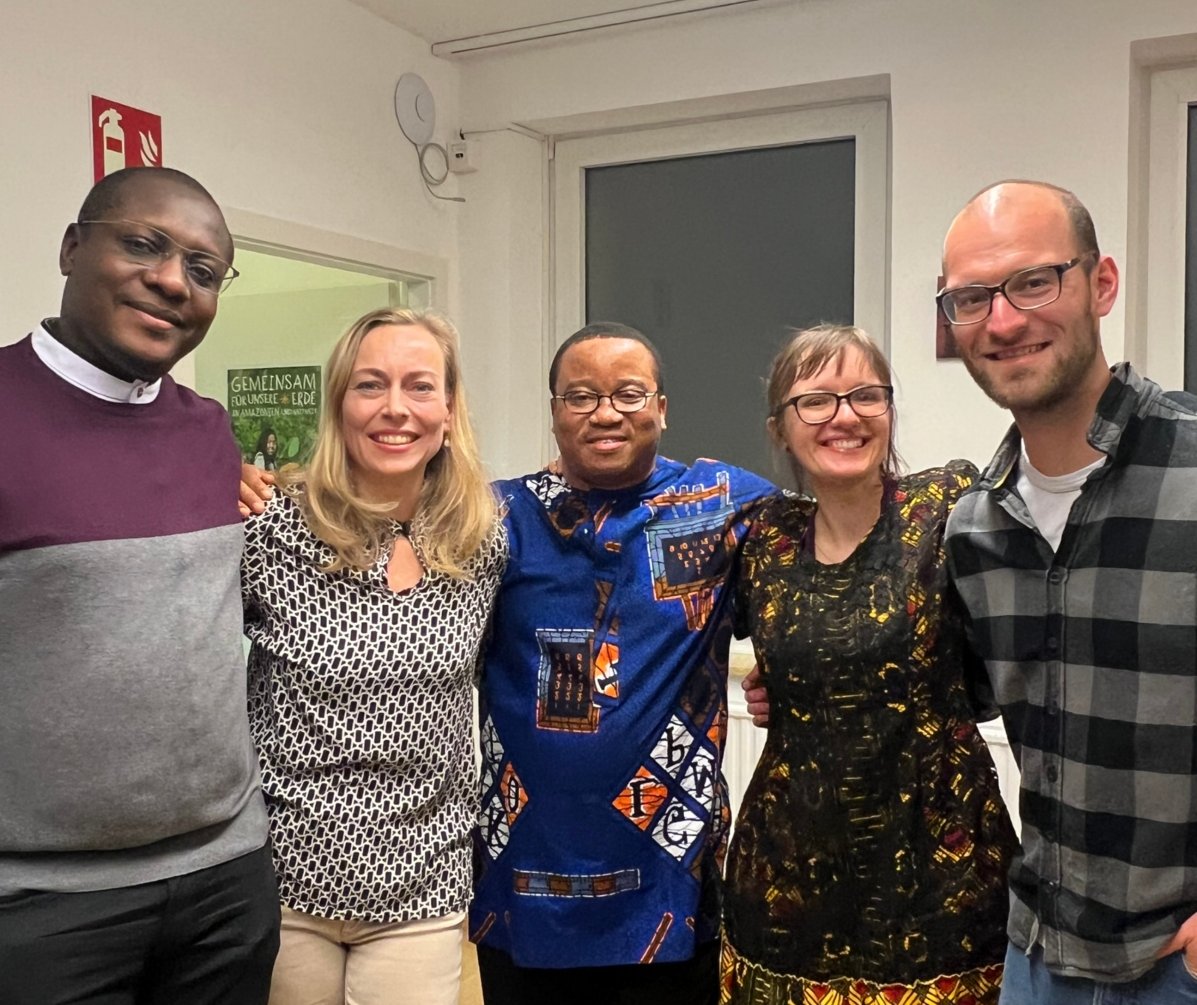 2024-04-12_NigerianischerAbend-Englisch00003